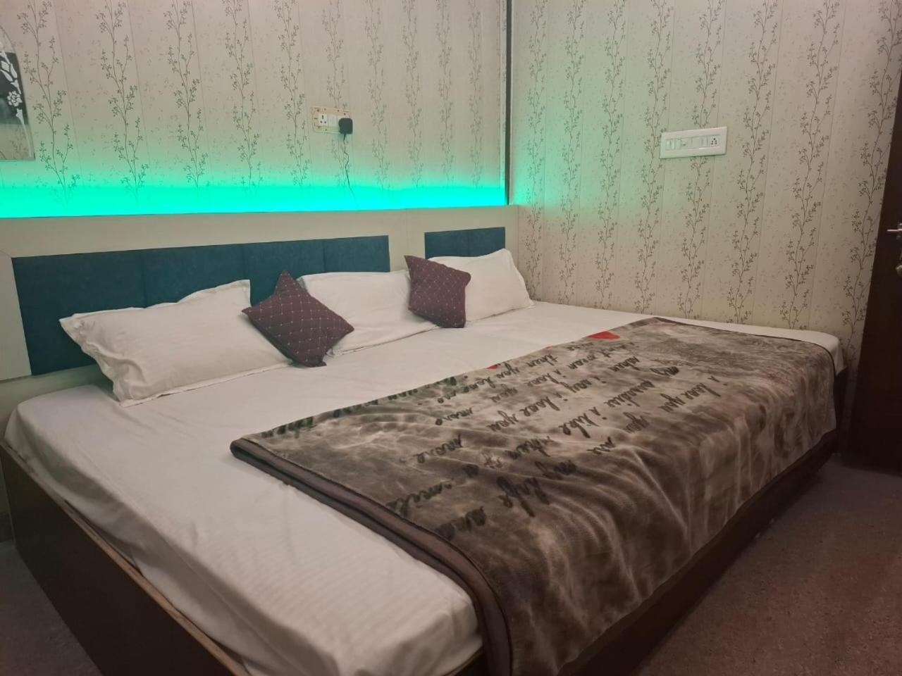 Hotel Sgh Subhadra Guest House Ayodhya Εξωτερικό φωτογραφία