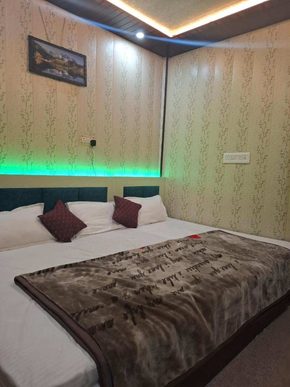 Hotel Sgh Subhadra Guest House Ayodhya Εξωτερικό φωτογραφία