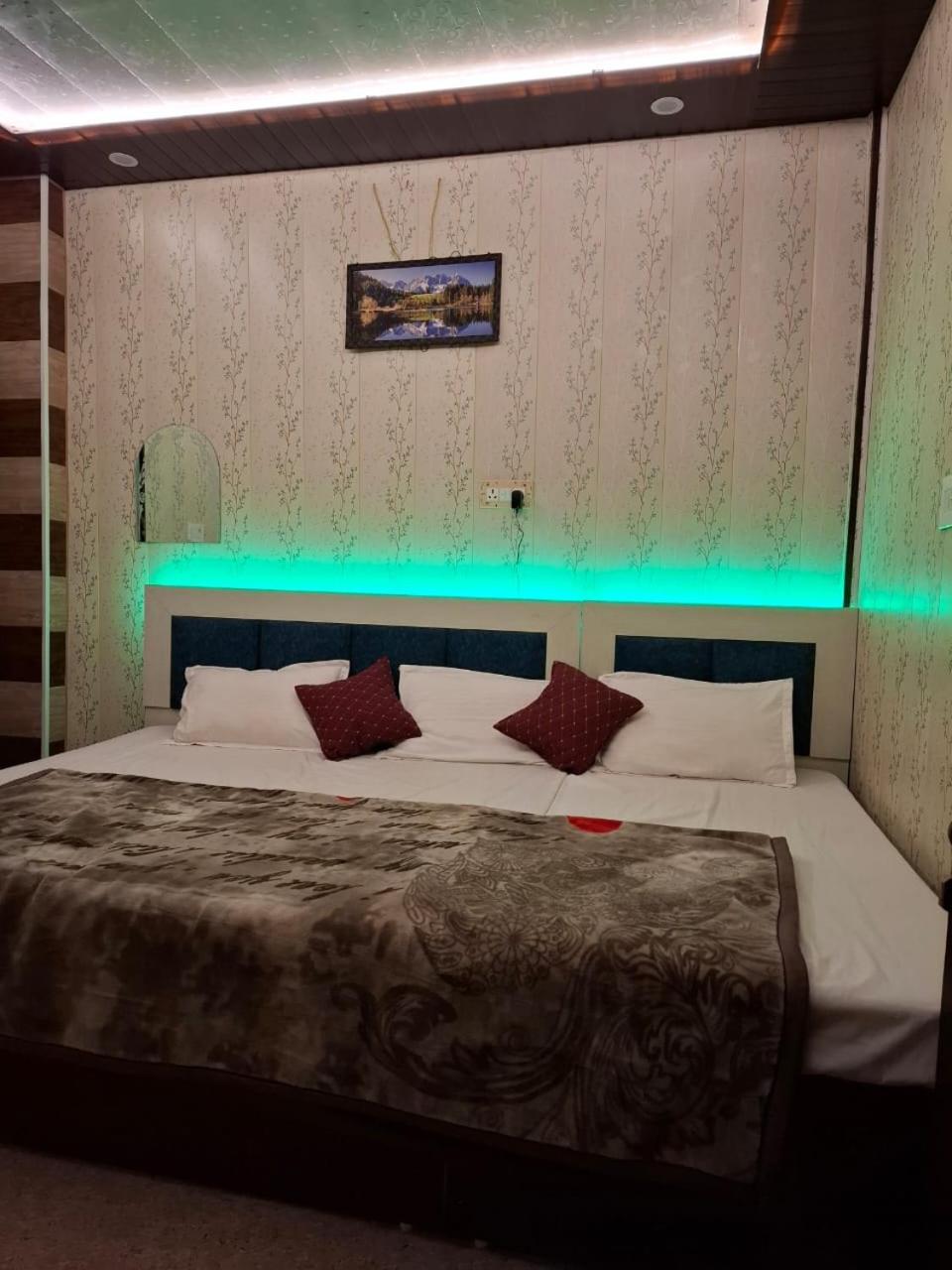 Hotel Sgh Subhadra Guest House Ayodhya Εξωτερικό φωτογραφία