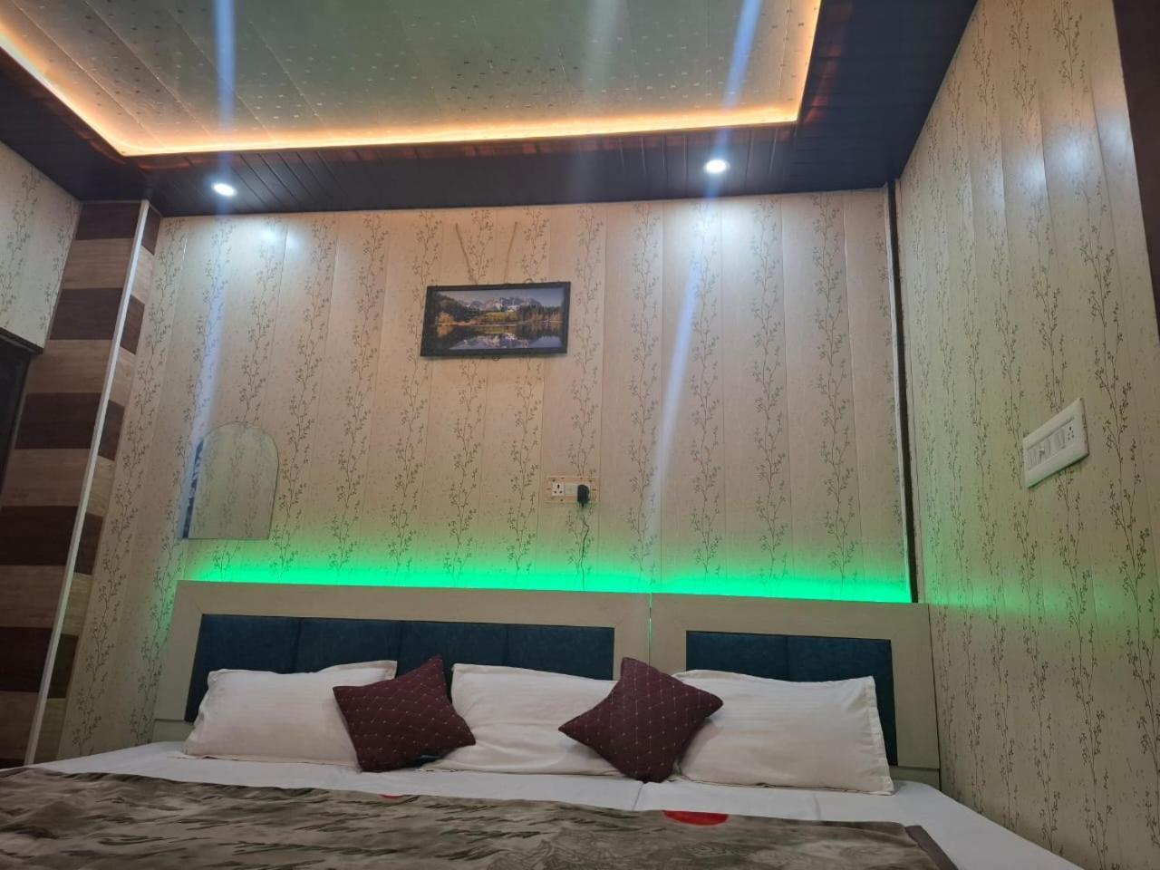Hotel Sgh Subhadra Guest House Ayodhya Εξωτερικό φωτογραφία
