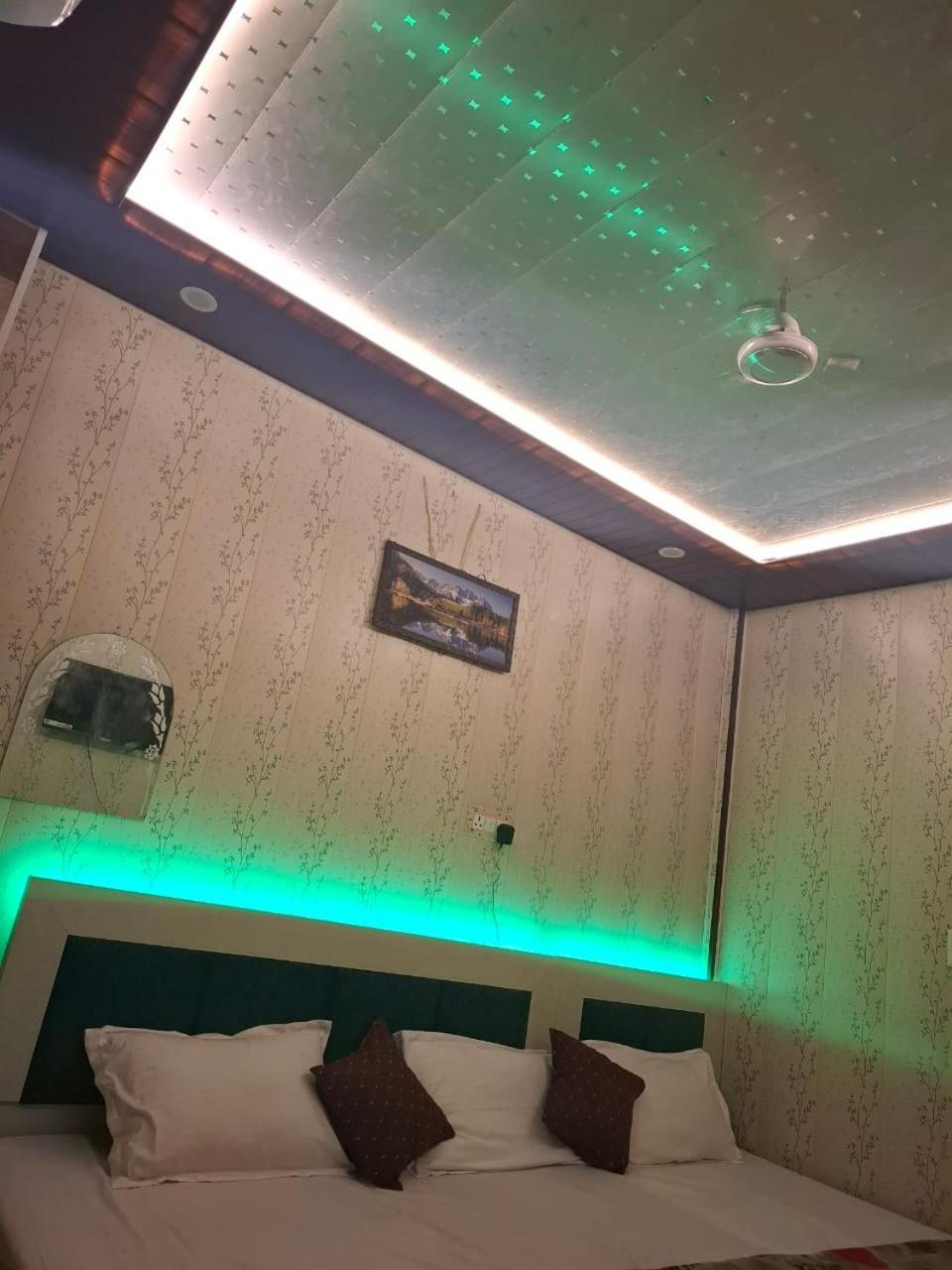 Hotel Sgh Subhadra Guest House Ayodhya Εξωτερικό φωτογραφία